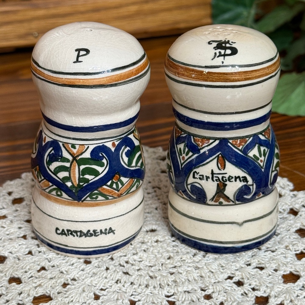 Horus Cartagena Salt and Pepper Shakers Hand Painted Colombia Blue White Good
